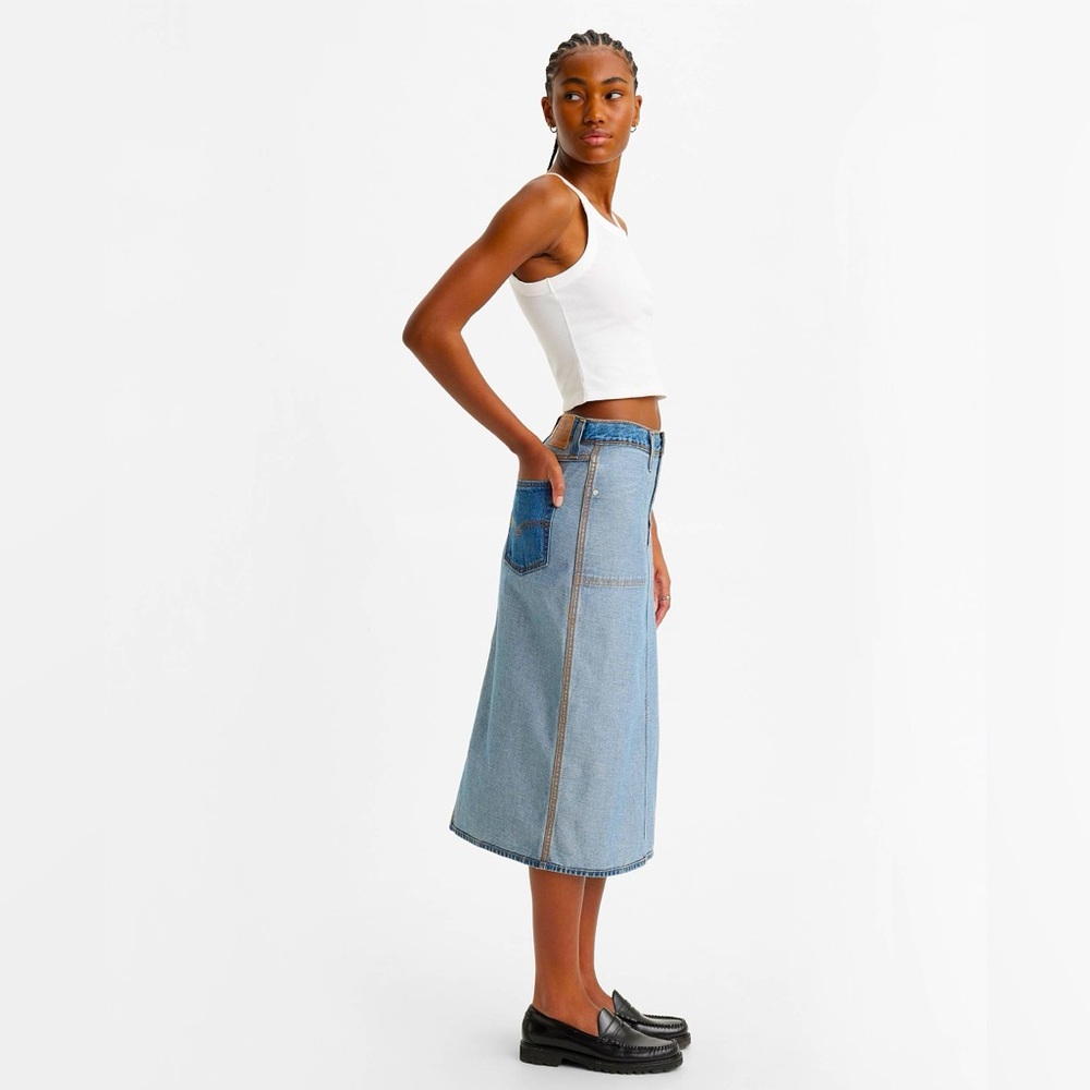 Levi’s reverse side slit skirt